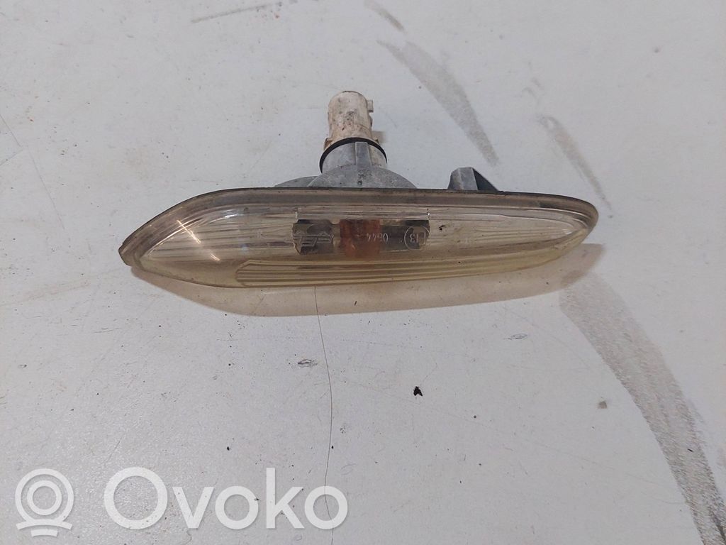 BMW 3 E46 Front fender indicator light 