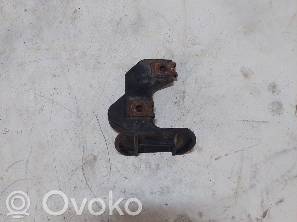 Fender mounting bracket
