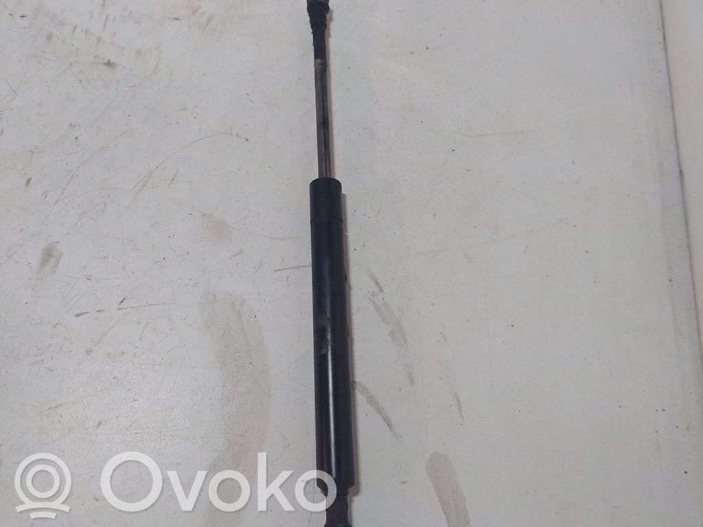 BMW 7 E38 Dzinēja pārsega amortizators 