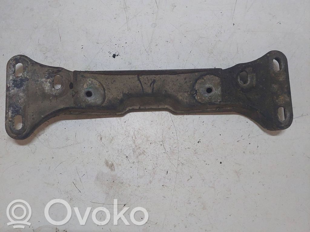 BMW 5 E39 Engine mounting bracket 