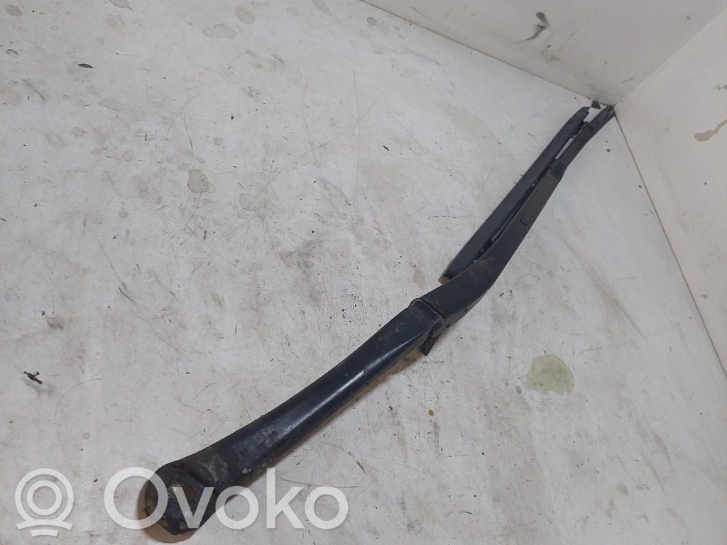 BMW 5 E39 Priekinio stiklo valytuvų kojelė 