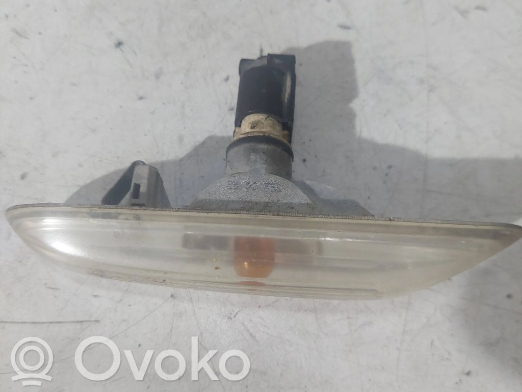 Sparno posūkio žibintas   71657413
