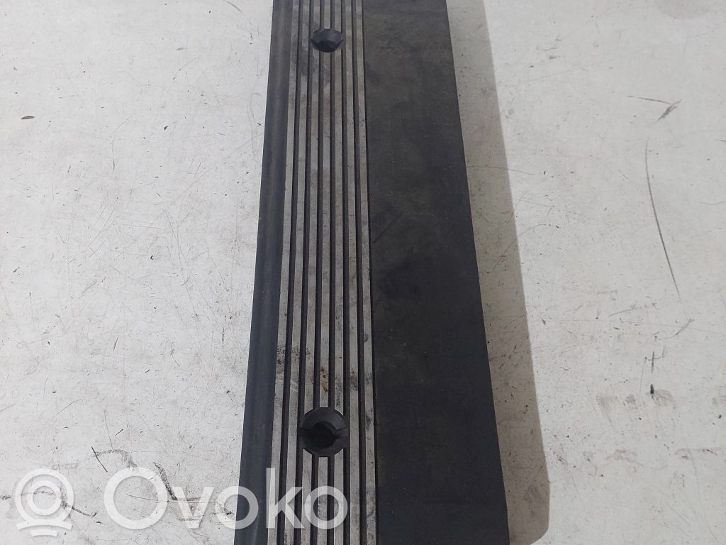 BMW 7 E38 Engine cover (trim) 