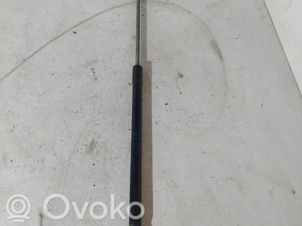 BMW 3 E90 E91 Tailgate/trunk strut/damper 