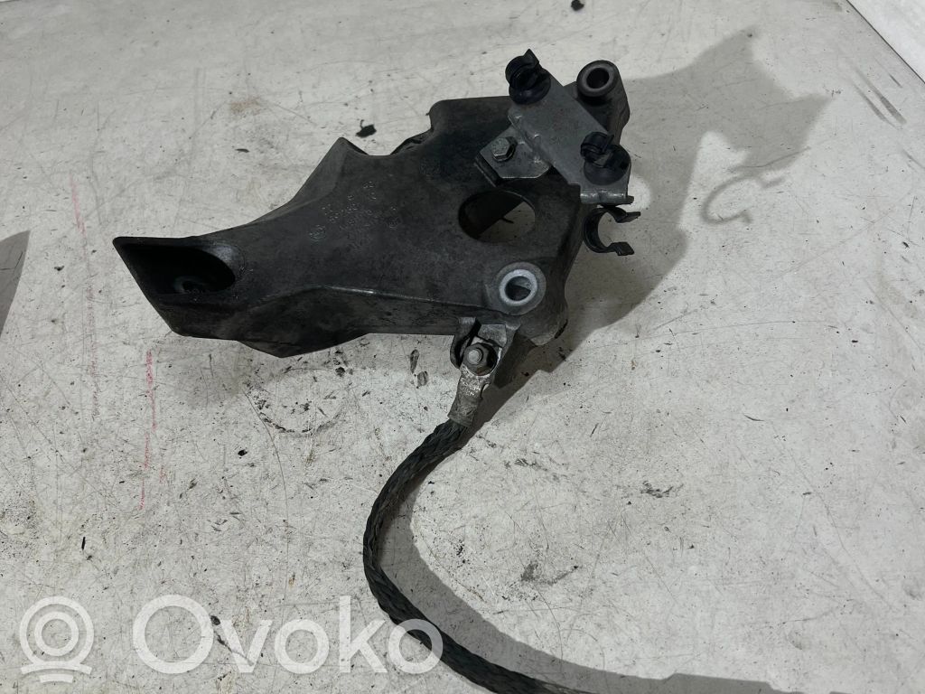 BMW 3 E90 E91 Engine mounting bracket 