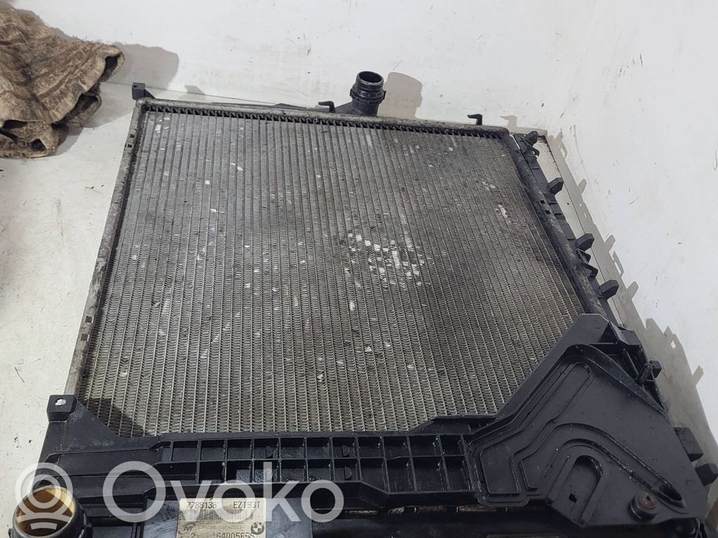 BMW X3 E83 Aušinimo skysčio radiatorius 