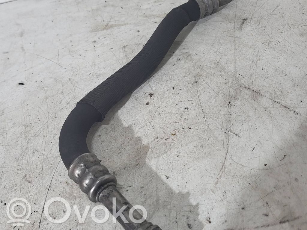 Ölkühlrohr   7560979