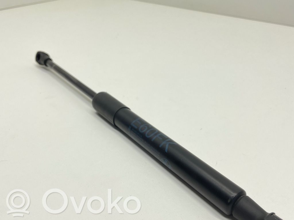 BMW 5 E60 E61 Amortizatorius galinio dangčio 