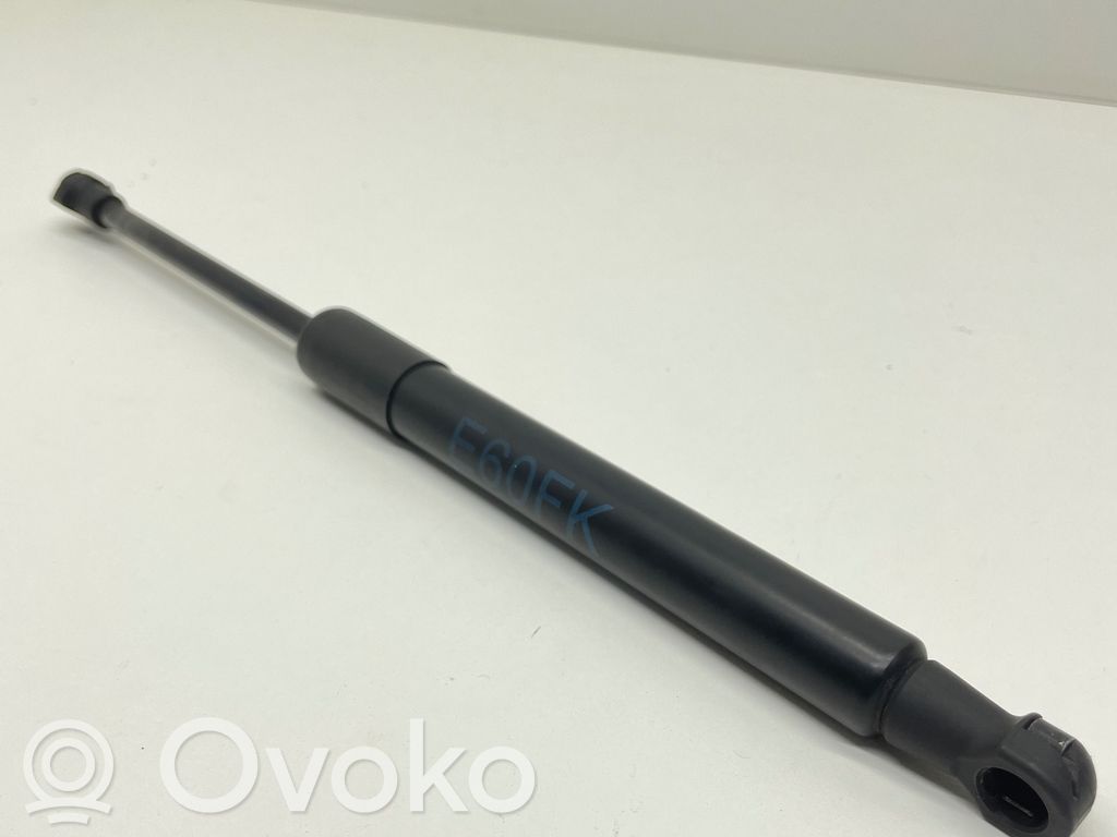 BMW 5 E60 E61 Amortizatorius variklio dangčio 