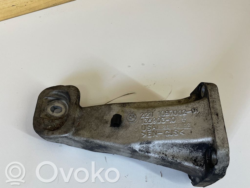 BMW X5 E53 Engine mounting bracket 