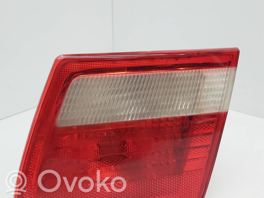 BMW 3 E46 Aizmugurējais lukturis virsbūvē 