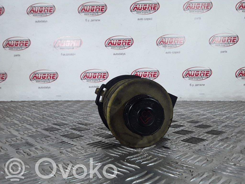 Citroen C8 Vairo stiprintuvo skysčio bakelis 