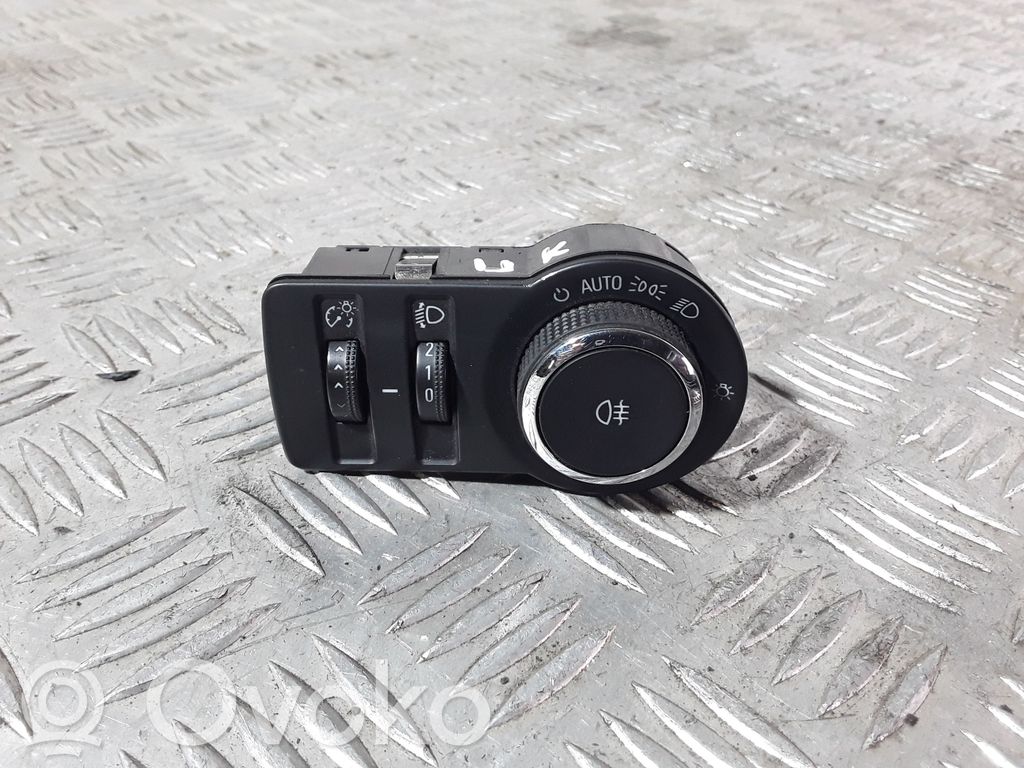 Opel Insignia A Light switch 