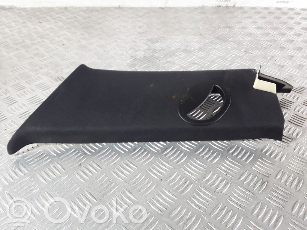 BMW X5 E53 Šoninė apdaila prie galinės sėdynės (viršus) 