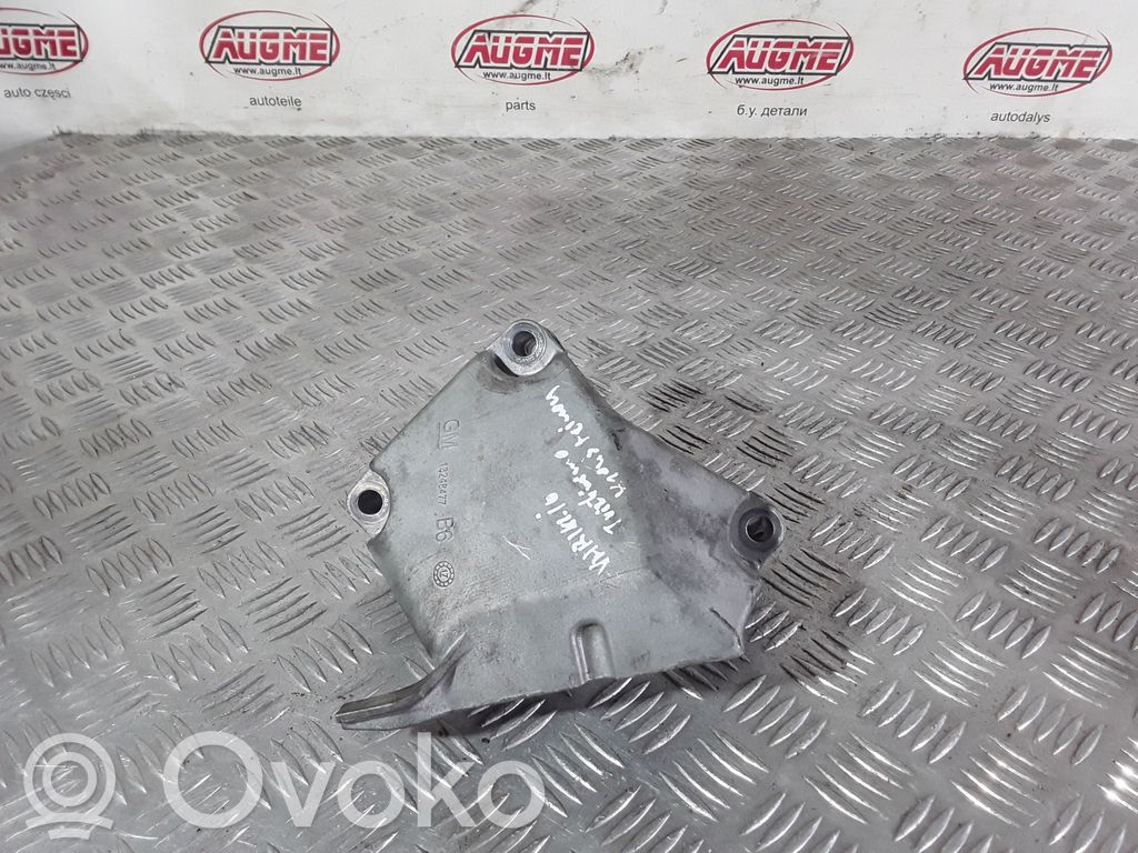 Opel Zafira C Engine mounting bracket 