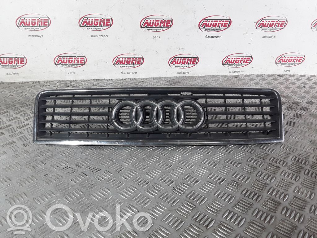 Audi A6 S6 C5 4B Etupuskurin ylempi jäähdytinsäleikkö 