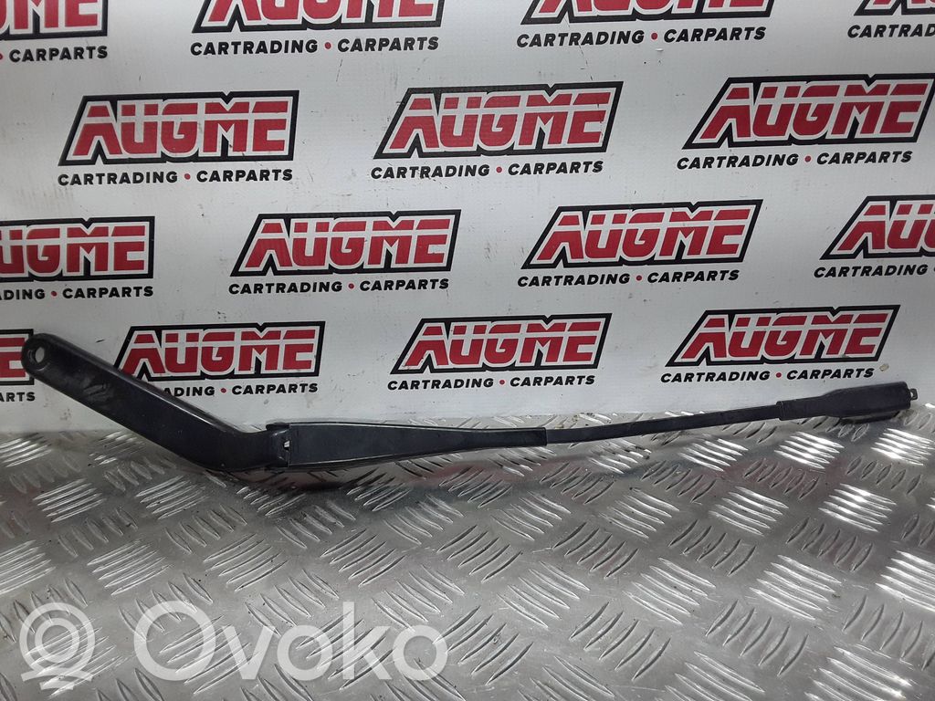 BMW X1 E84 Front wiper blade arm 