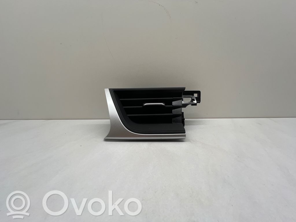 Renault Captur II Moldura protectora de la rejilla de ventilación lateral del panel 