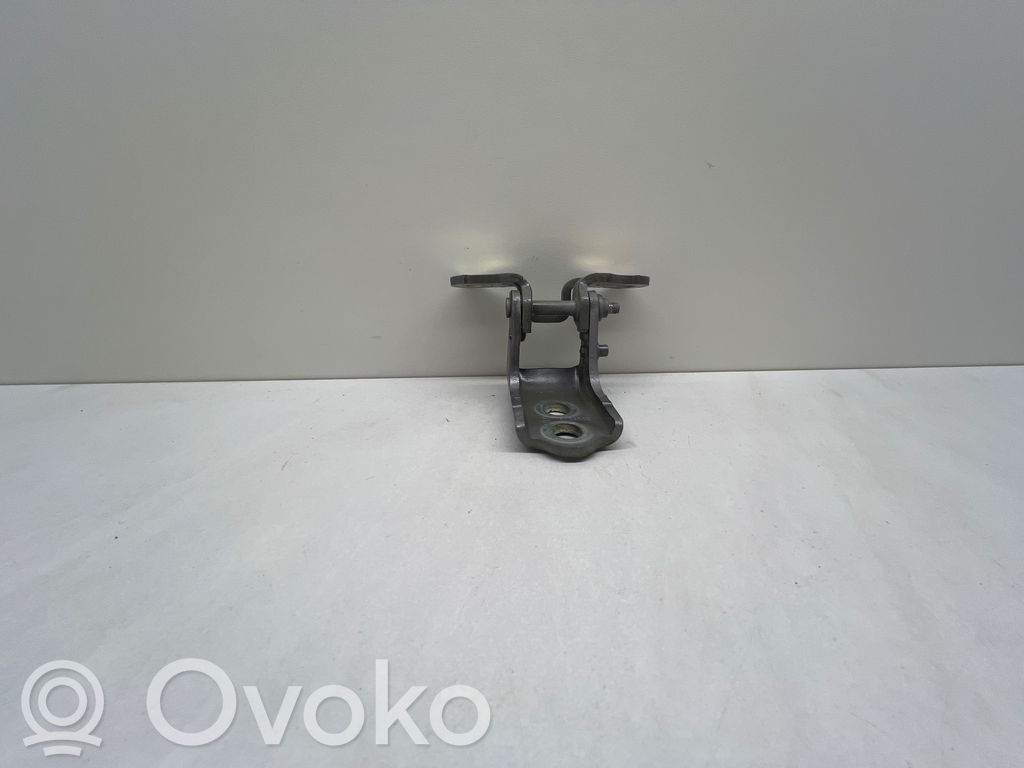 Renault Captur II Rear door lower hinge 