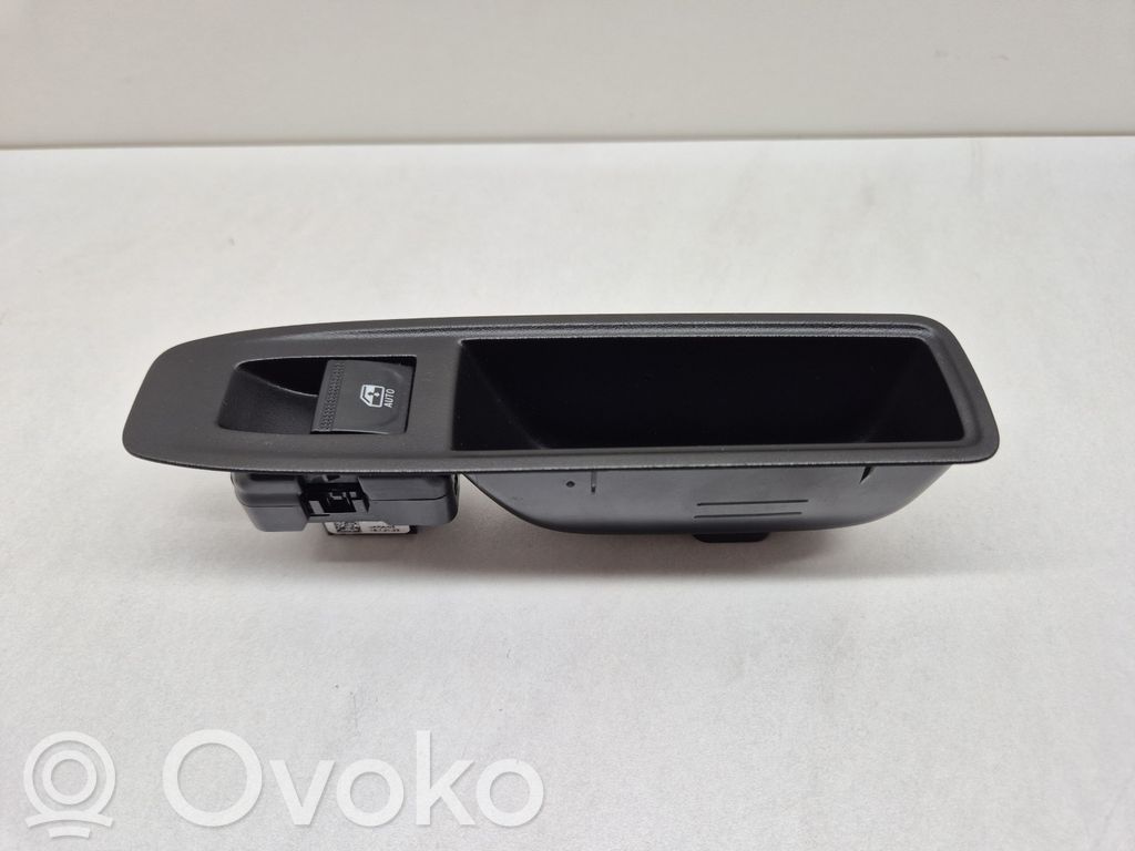 Renault Captur II Electric window control switch 