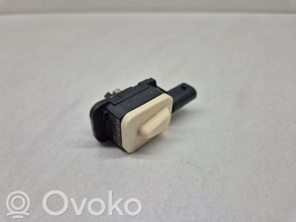 Porsche Cayenne (92A) Airbagsensor Crashsensor Drucksensor 