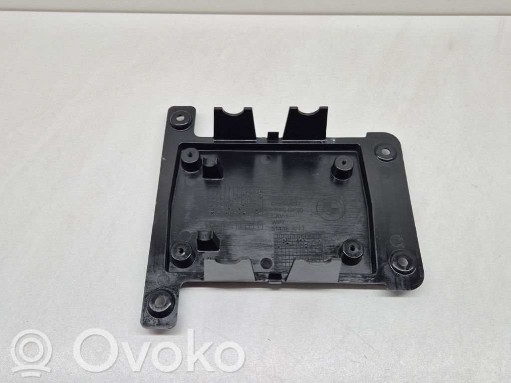 BMW 2 F45 Kita variklio skyriaus detalė 