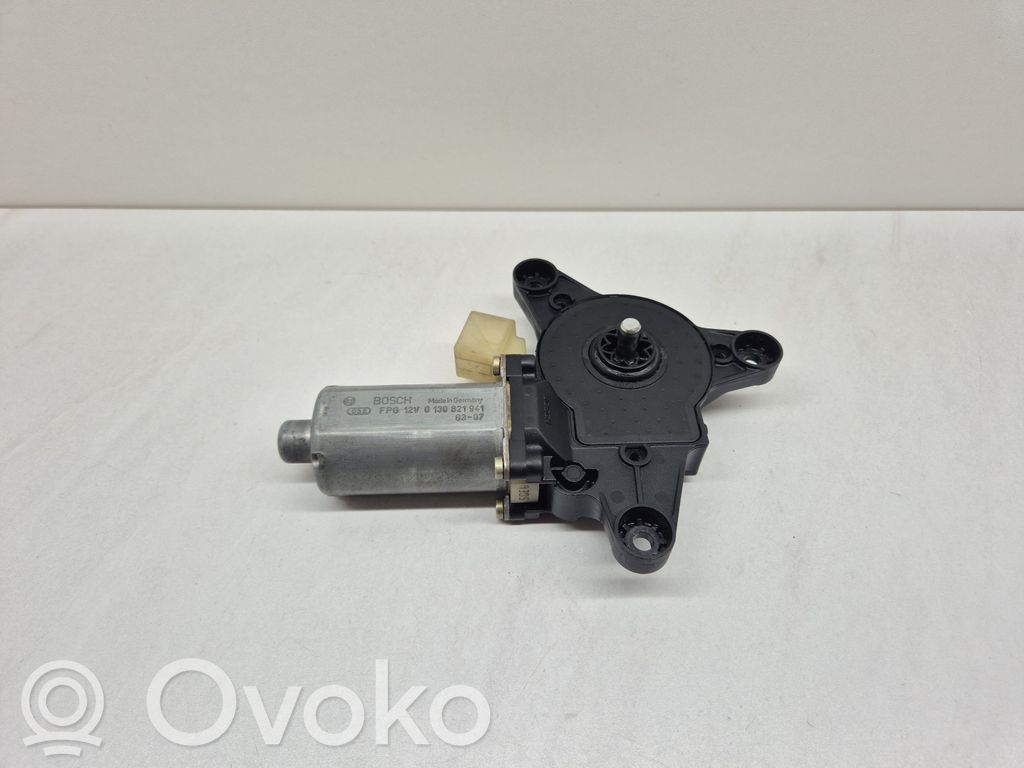 Mercedes-Benz C W202 Front door window regulator motor 