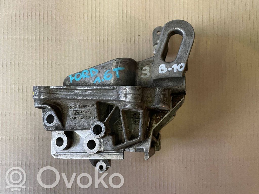 Ford Focus Engine mounting bracket 