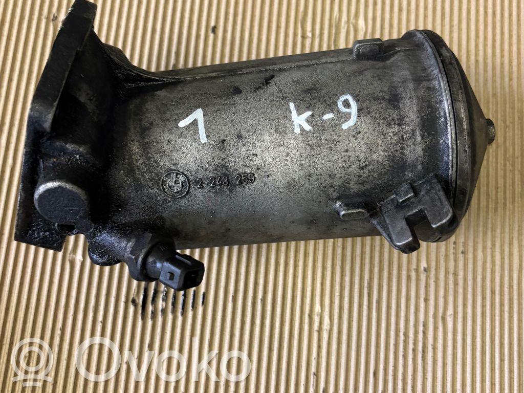 Oil filter mounting bracket   2243259