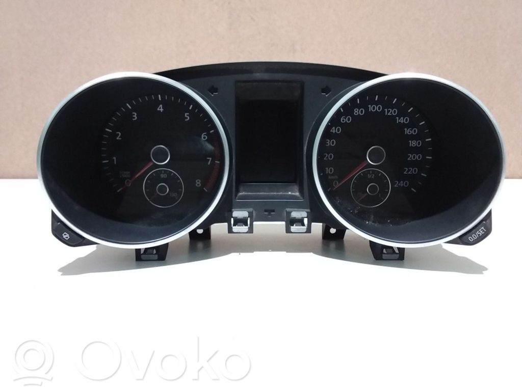 Volkswagen Golf VI Speedometer (instrument cluster) 