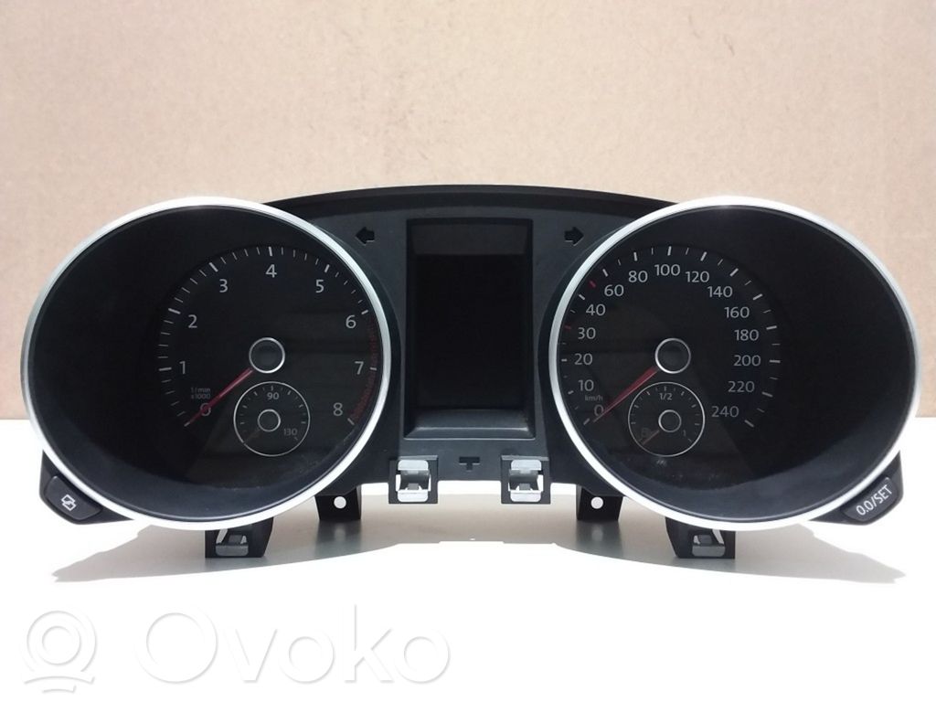 Volkswagen Golf VI Speedometer (instrument cluster) 