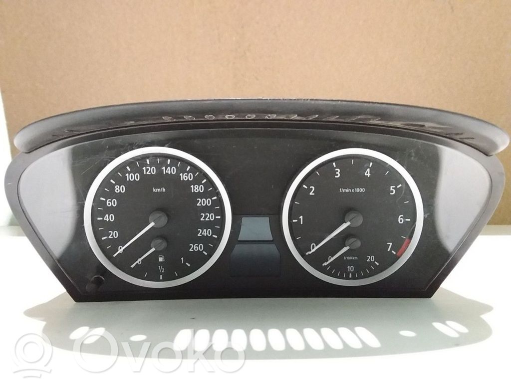 BMW 5 E60 E61 Nopeusmittari (mittaristo) 