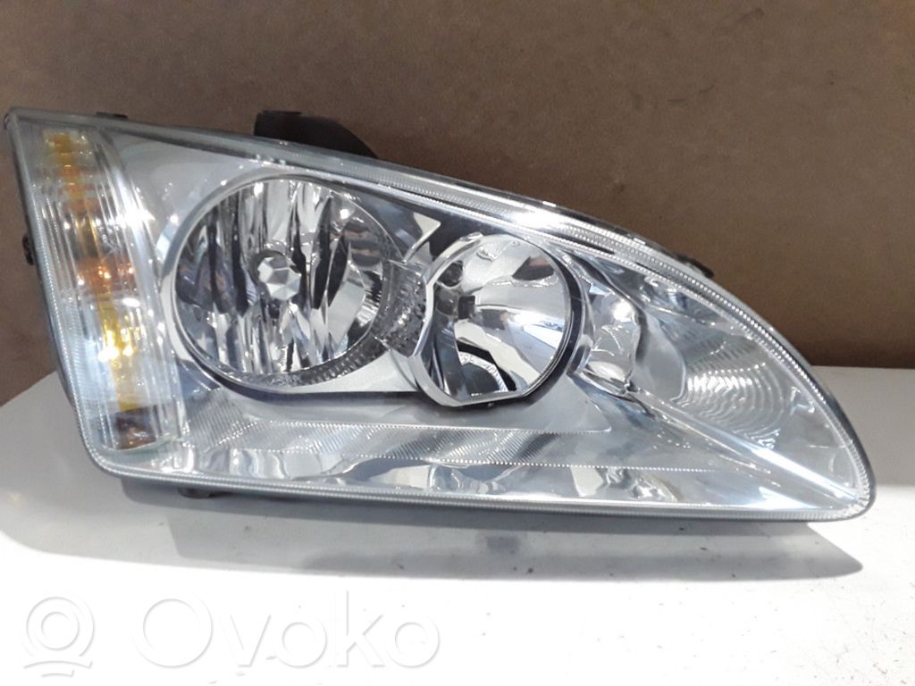 Ford Focus Headlight/headlamp 