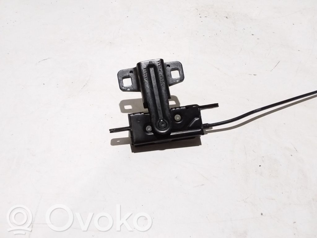 Aizmugurējā pārsega slēdzene   8408964