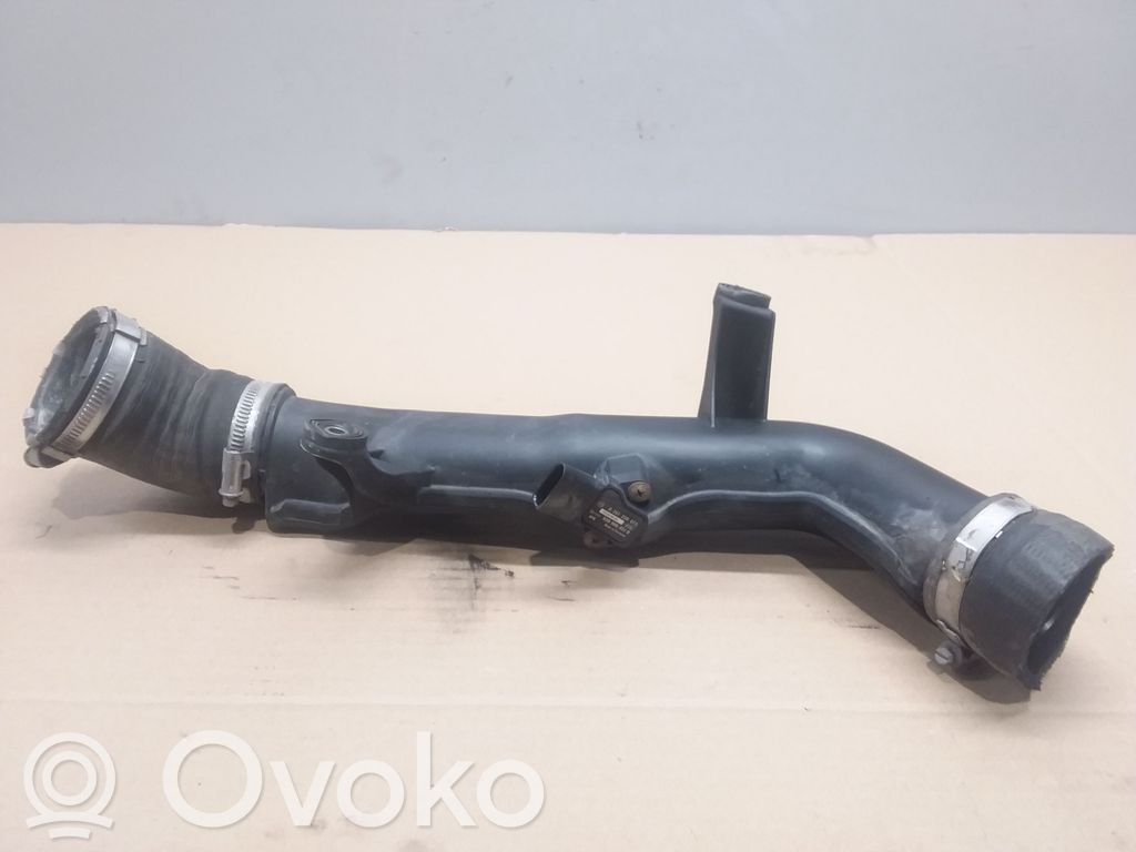 Volkswagen PASSAT B6 Intercooler hose/pipe 