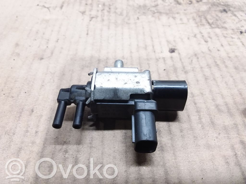 Ford Focus C-MAX Vacuum valve 