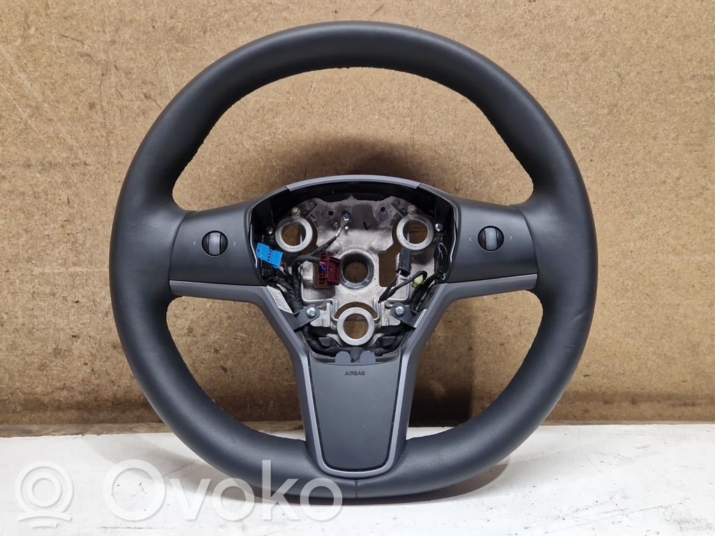 Tesla Model Y Stūre 