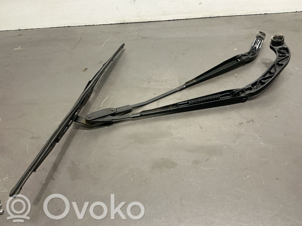 Ramię wycieraczki szyby przedniej / czołowej   288817731R,20220804