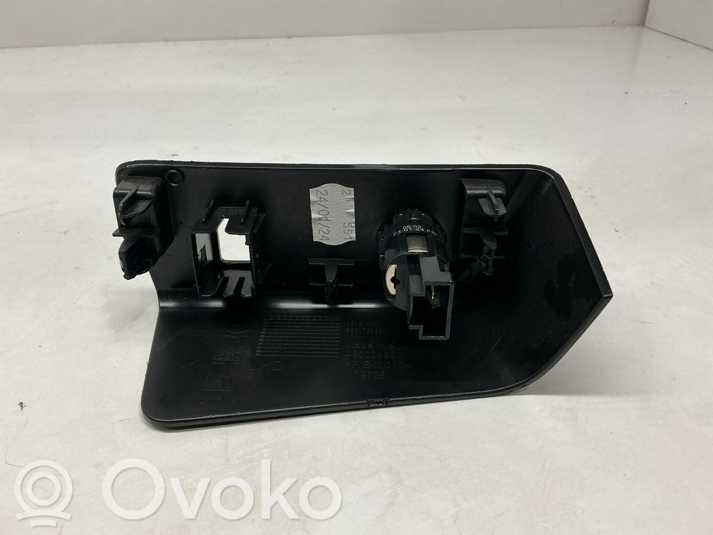 Opel Mokka B Enchufe de 12V (delantero) 