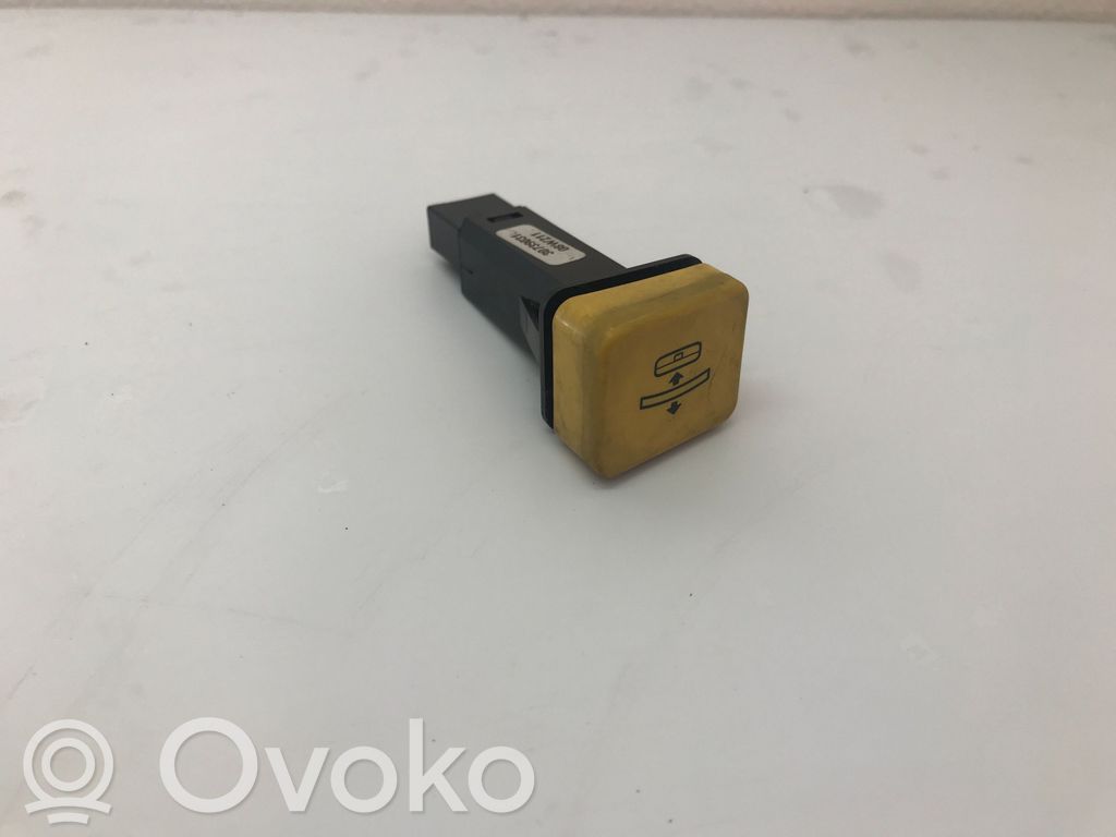 Volvo C70 Tailgate/boot open switch button 