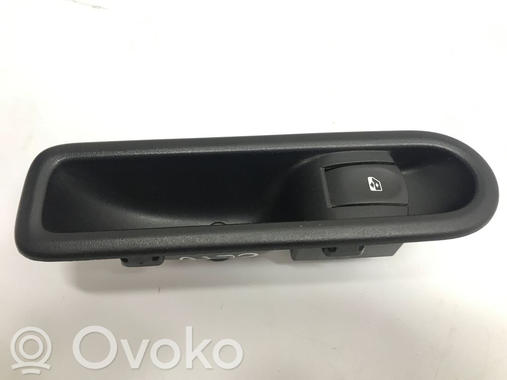 Renault Clio III Electric window control switch 