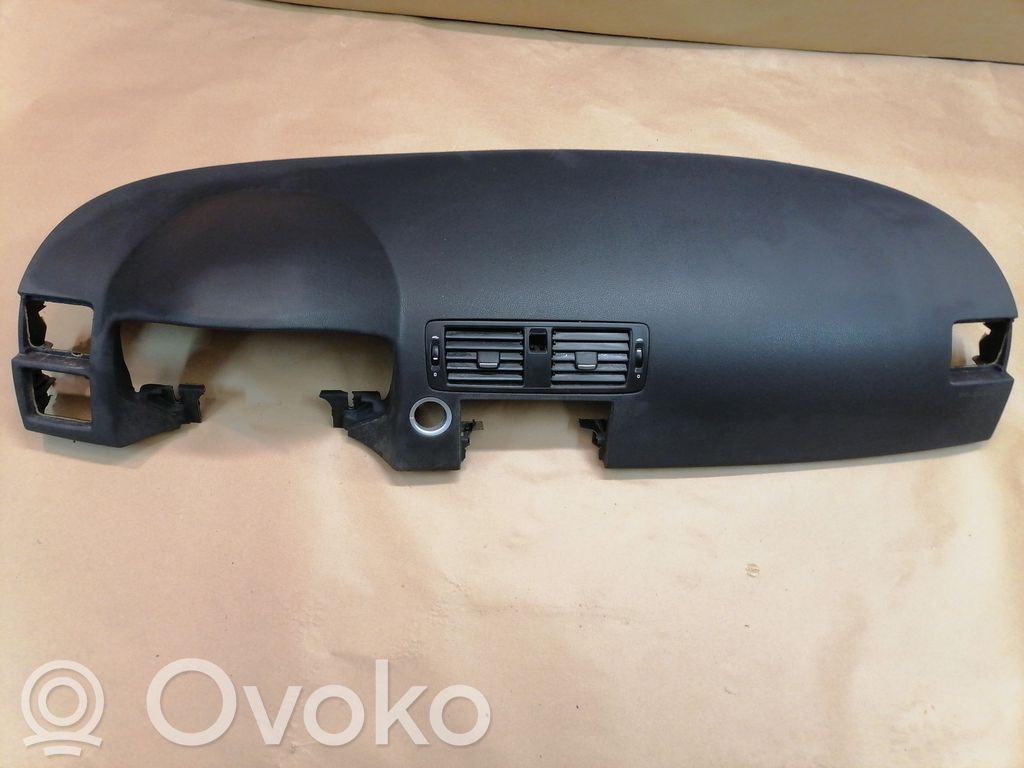 Volvo C70 Panelė 