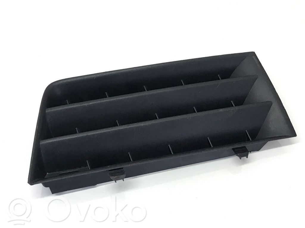 Maskownica / Grill / Atrapa górna chłodnicy   8200114157,8200114157,8200114157