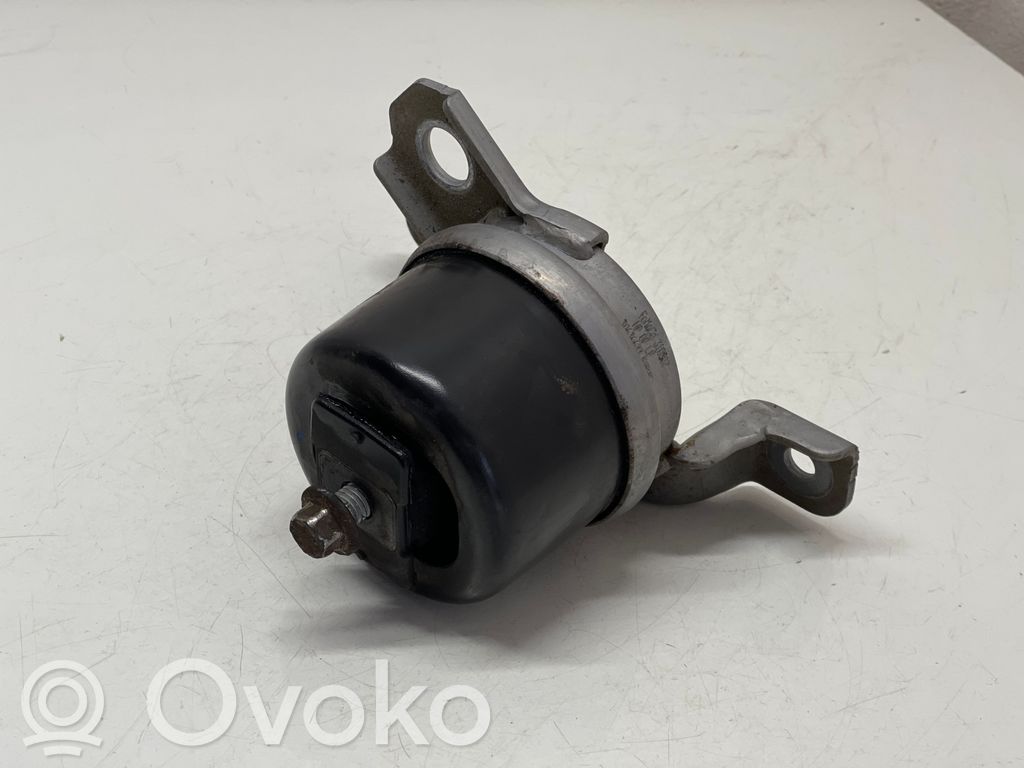 Volvo V70 Engine mount bracket 