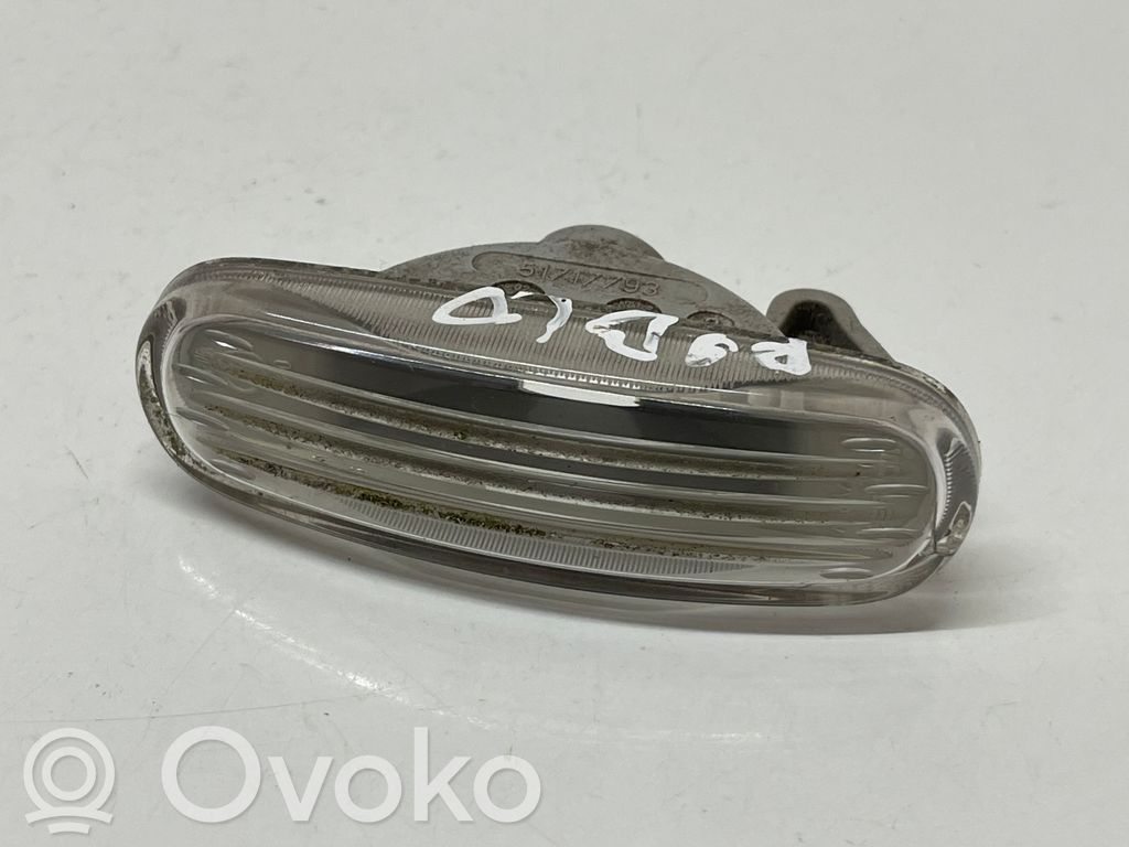 Fiat Doblo Front fender indicator light 