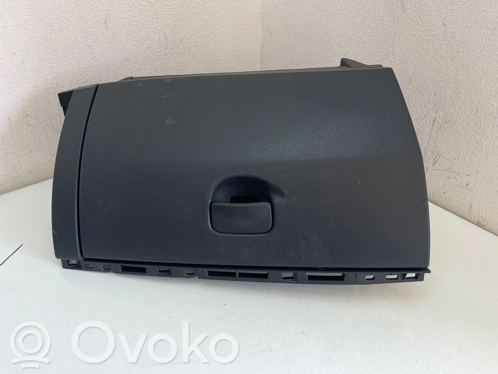 Renault Clio III Daiktadėžė 