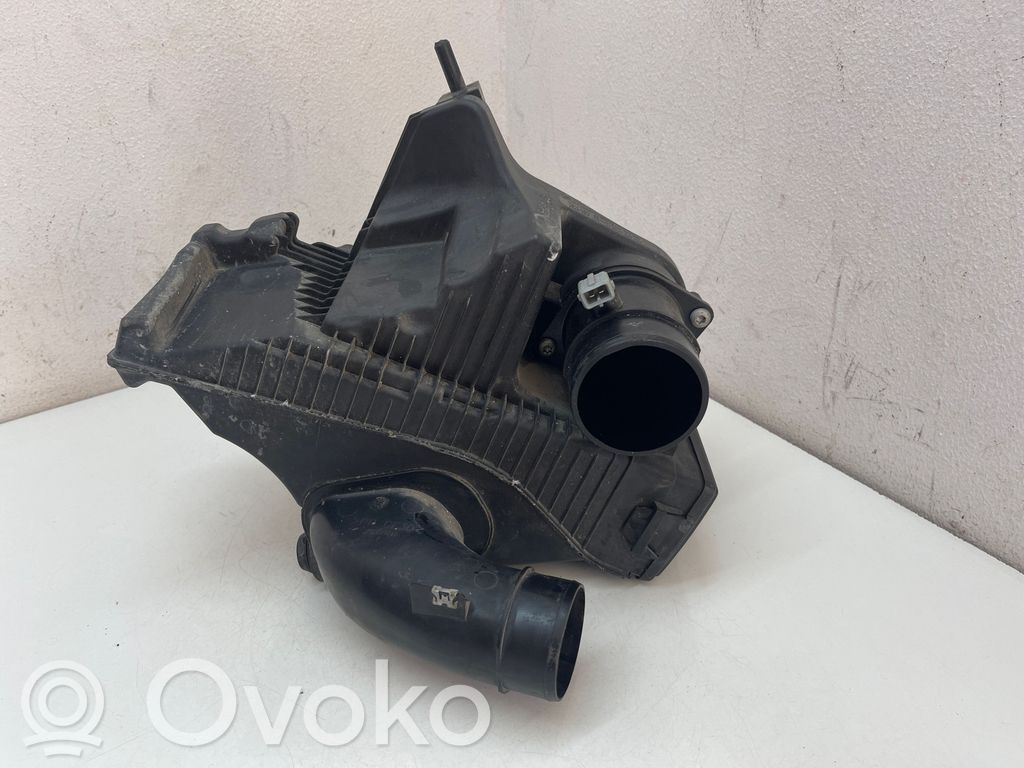 Renault Clio III Air filter box 