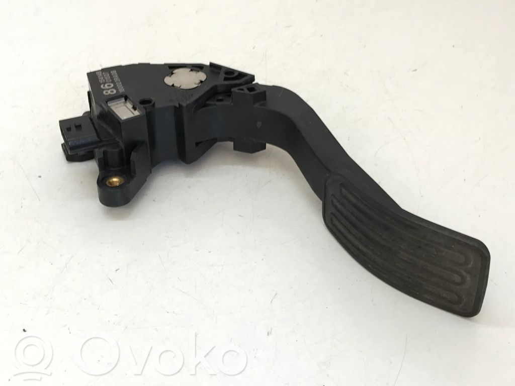 Nissan Pulsar Accelerator throttle pedal 