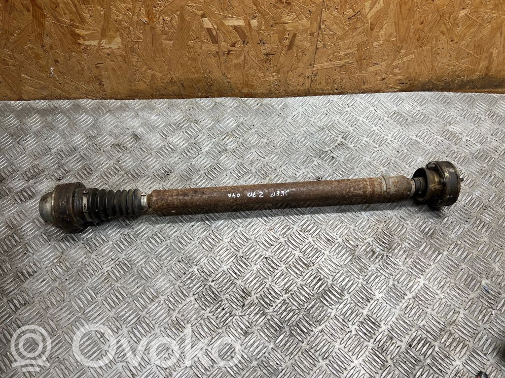 Etukardaaniakseli