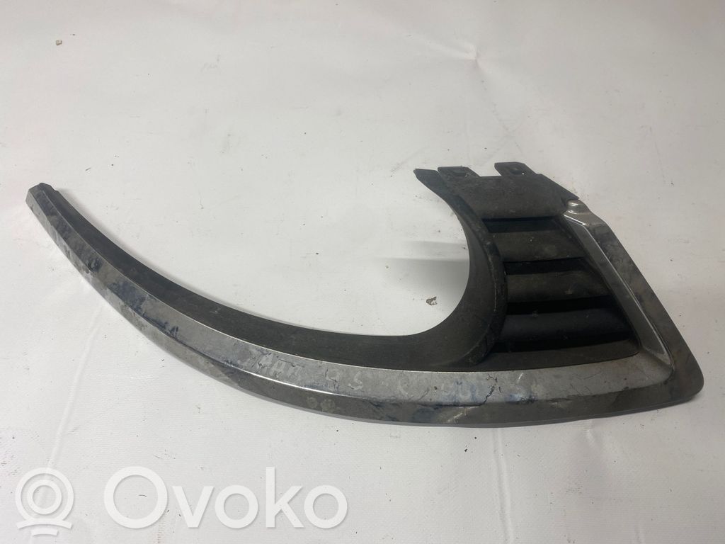 Front grill   17758629
